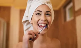 Vous avez honte de vos dents jaunies ? Voici 10 secrets de grand-mère pour les blanchir et retrouver votre confiance !