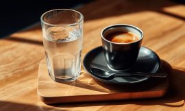 3 raisons pour lesquelles vous devriez boire un verre d’eau avant votre café