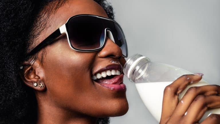 Lire la suite à propos de l’article Le secret du lait sans lactose révélé : Bon ou mauvais pour la santé ?