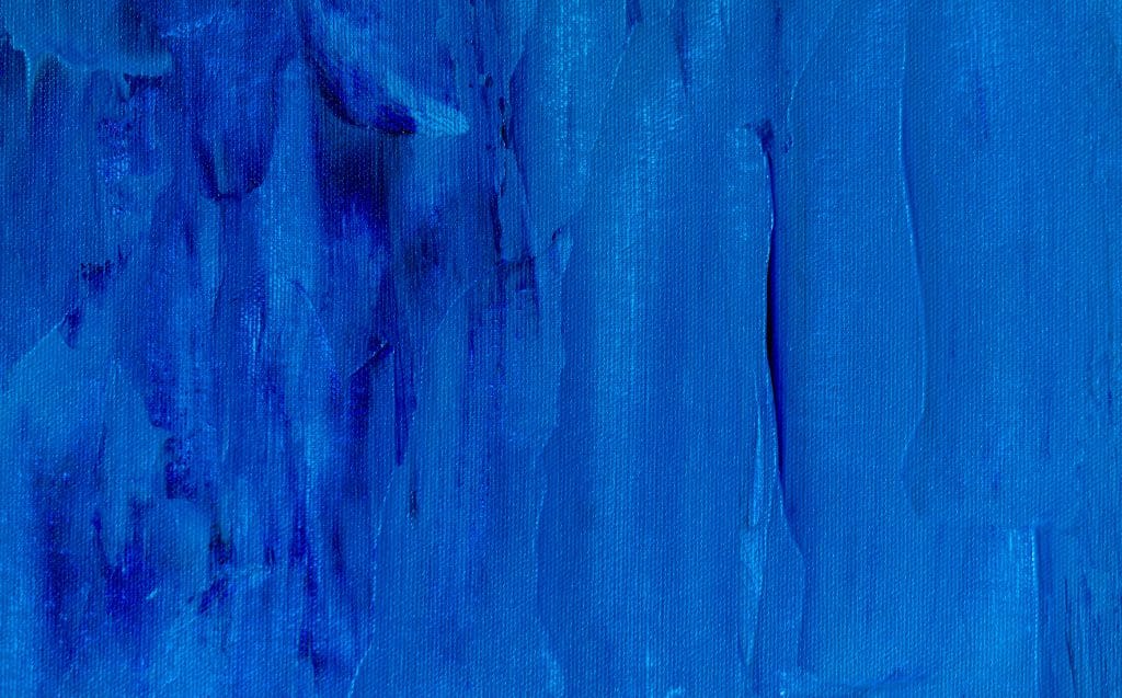 Mur peint en bleu inspiré des principes du Feng Shui